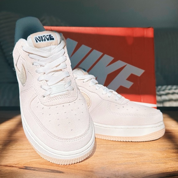 Size 7 - Nike Air Force 1 '07 SE Sanddrift Sherpa - Picture 3 of 6